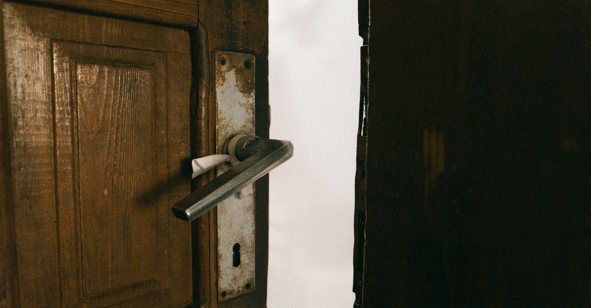 Door Knob Lock Replacement — Columbia Guardian Locksmith