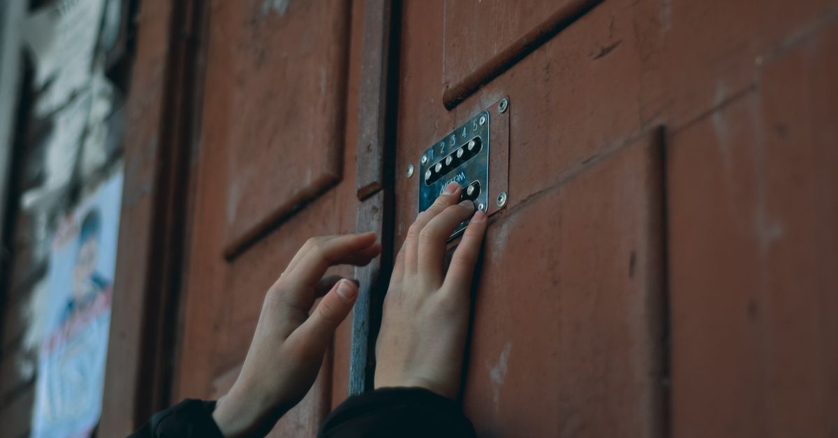 What Happens During a House Lockout Service Call — Columbia Guardian Locksmith
